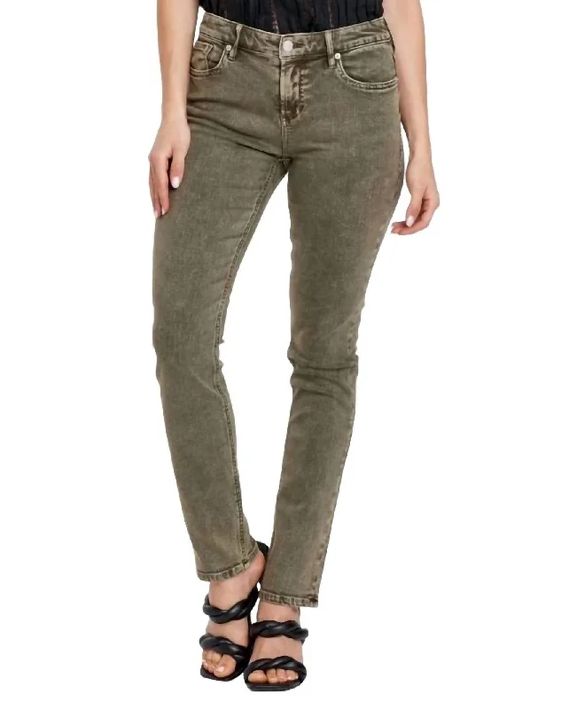 Women's Outdoor Activity Garments Blaire Straight Jean In Olive