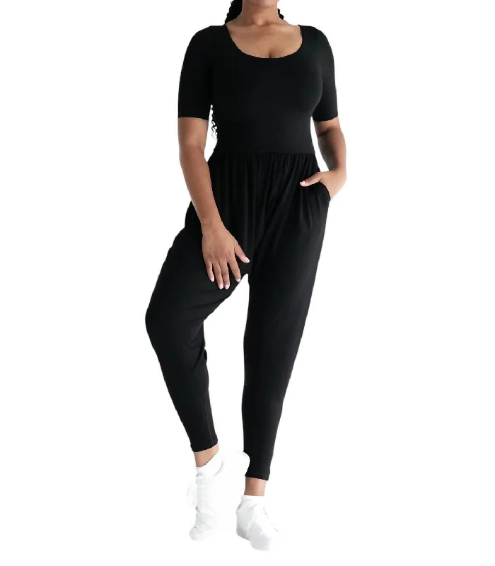 Charming Women's Holiday Apparel Sleeved Bōdhi Jumper In Midnight Black