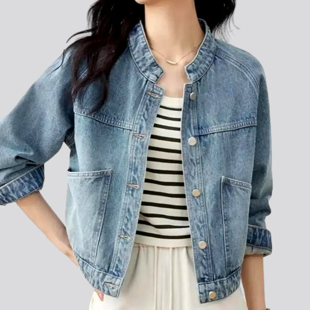 Women's Functional Outfit For Outdoor Activities Light-wash sanded jean jacket for women