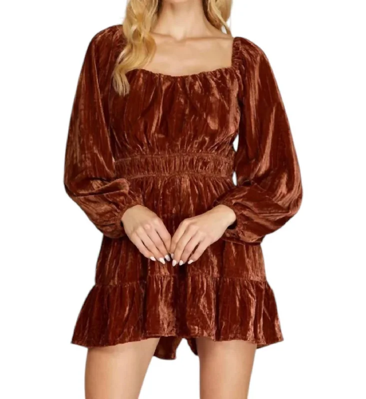 Women's Comfortable Apparel Chelly Crinkle Velvet Romper In Rust