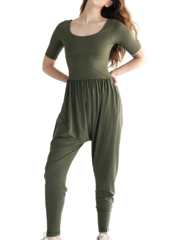 Women's Functional Apparel For Outdoor Activities Sleeved Bōdhi Jumper In Moss