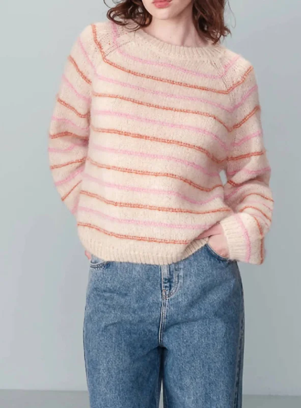 Graceful Cut Grnausica Sweater In Sable