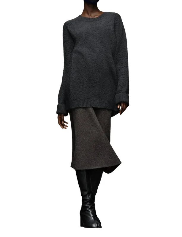Lightweight Fabric Oversized Piled Sweater In Black