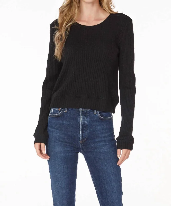 Casual Elegance Crewneck Pullover Cable Knit In Black