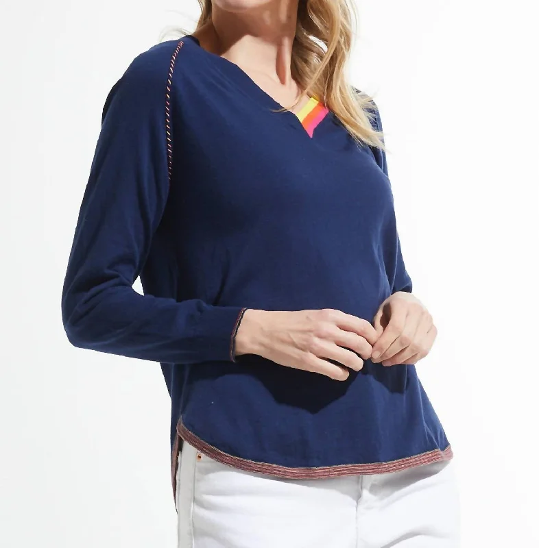 Style Upgrade Rounded Bottom Sweater In Navy