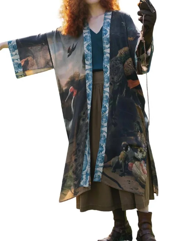 Get The Latest Trends Wild Beauty Kimono In Black/blue Multi