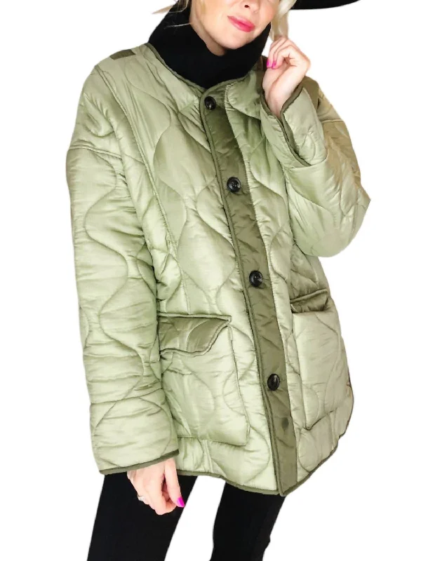 Women's Seasonal Apparel Quilted Jacket In Green