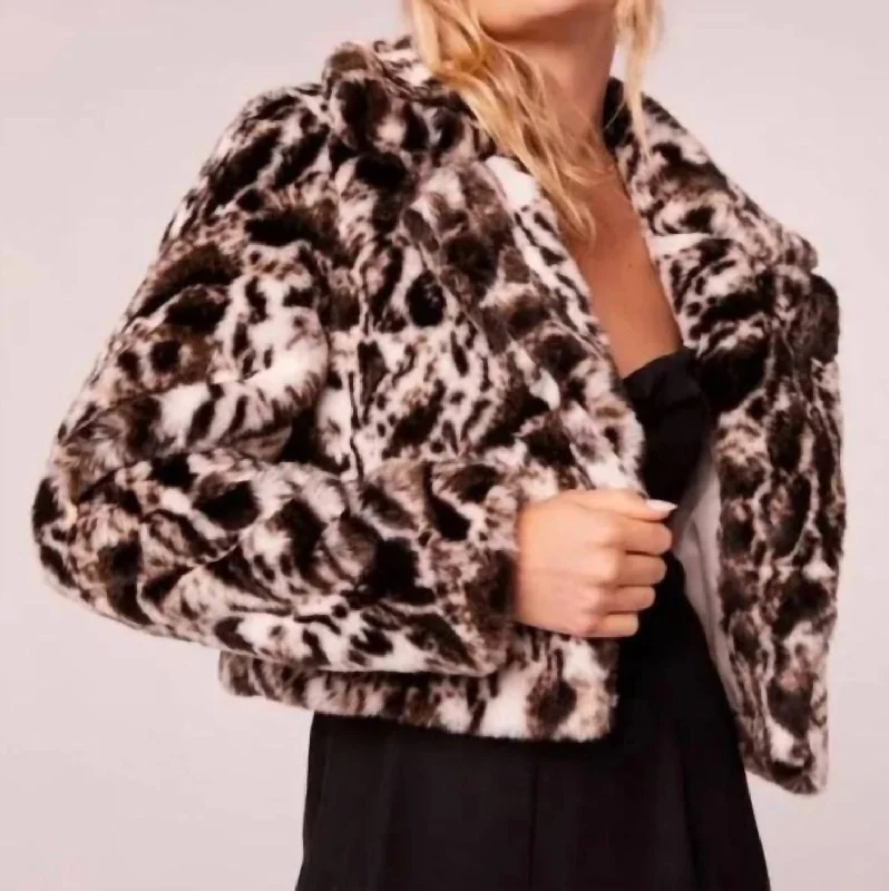Hollywood Glam Award - Show Style Crop Faux Fur Sweater In Ivory Black
