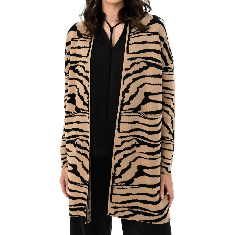 Women's Vacation Outfit Set Swing Jacket In Animal Butterscotch