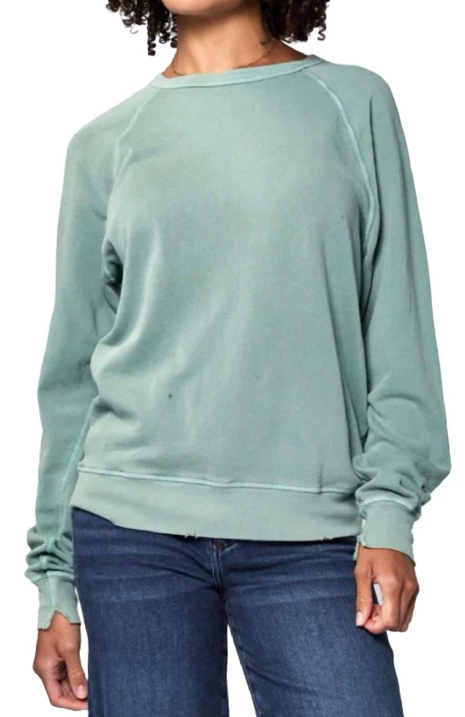 Feminine Grace Lilja In Iceberg Green