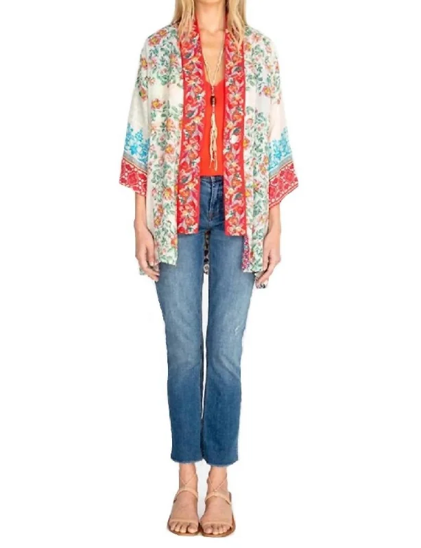 Forward Trendsetter Reversible Onyx Kimono In Multi