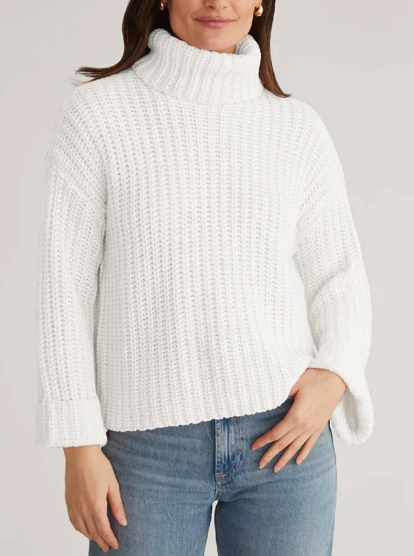 Versatile Wardrobe Essentials Women's Vida Turtleneck Sweater In Chalk