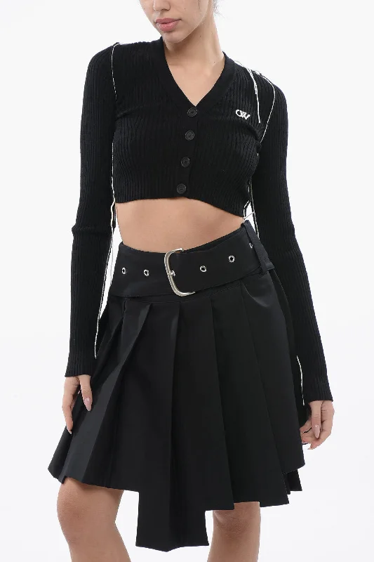 Alluring Design Off-White Cropped Cardigan With Contrasting Seams