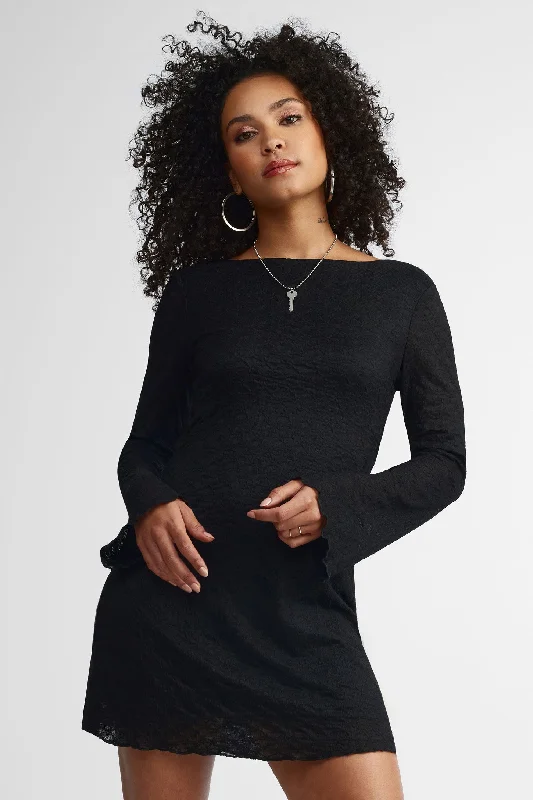 Unleash Your Trendy Side Robe courte manches longues évasée en dentelle - Femme