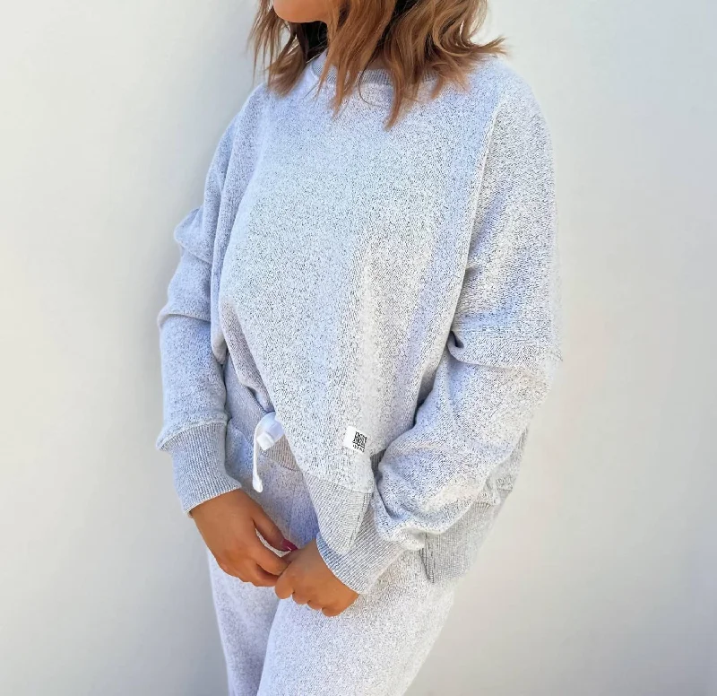 Casual Chic Dreamy Ls Crew Neck Split Bottom Amore Fleece In Oatmeal