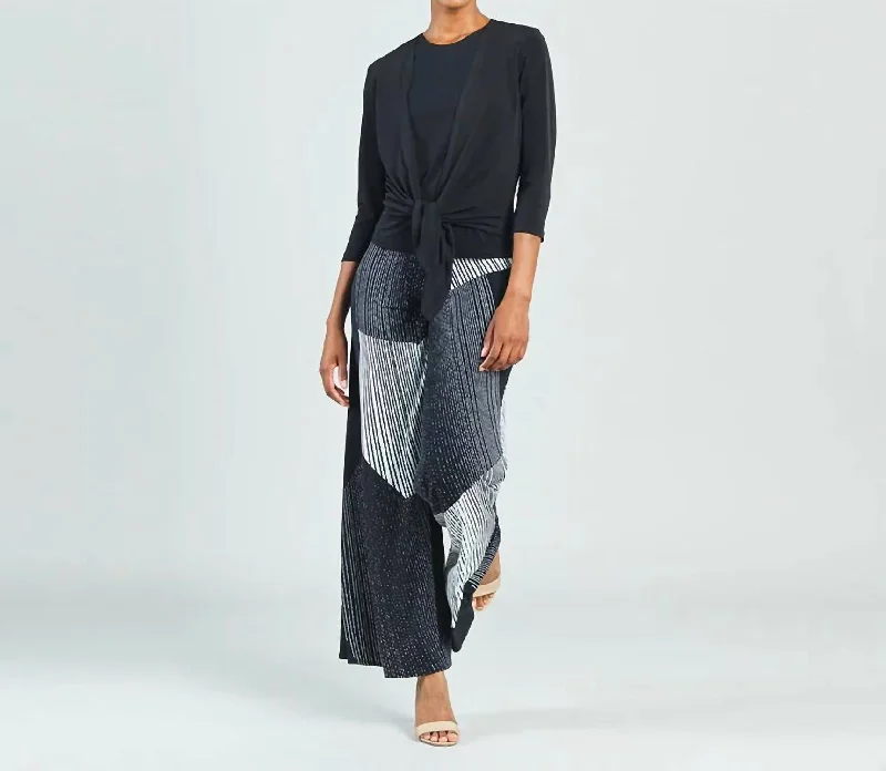 Shop Sales Relax I’M Pretty Kimono In Black