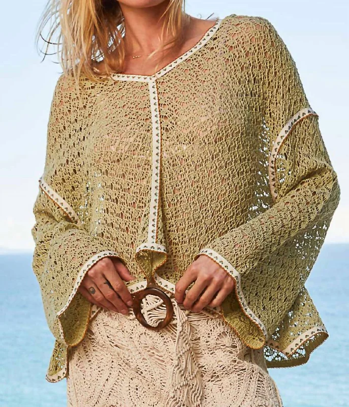Fast Fashion Favorites Vneck Hoodie Top In Olive