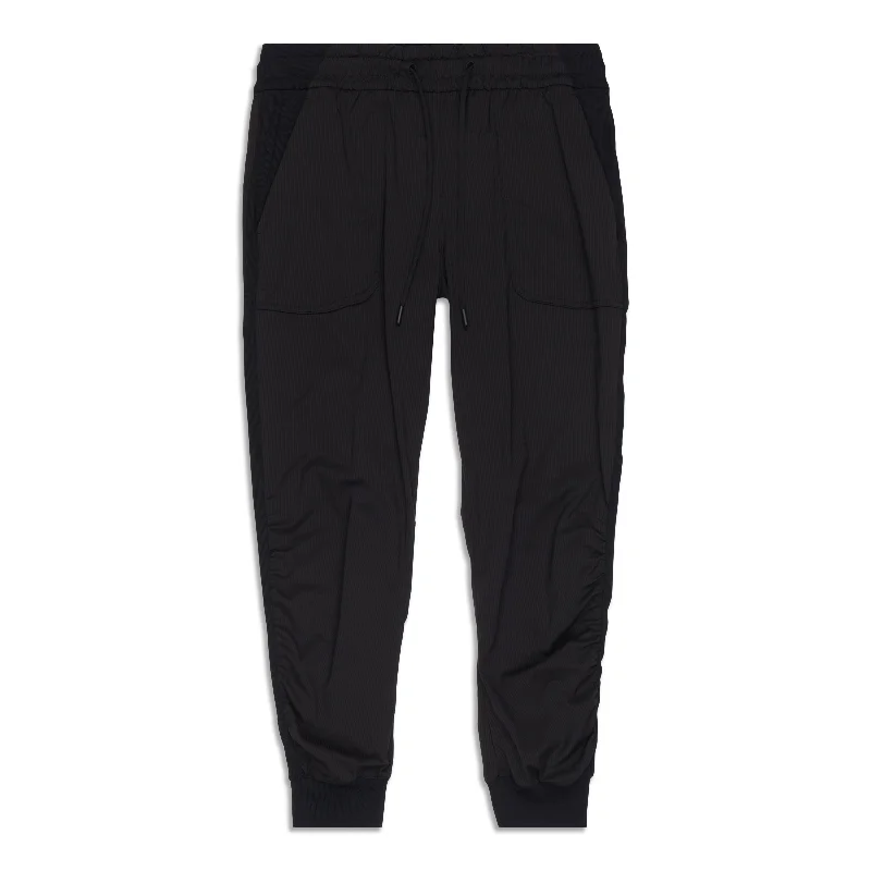 Effortless Chic for Women Beyond The Studio 7/8 Jogger - Resale