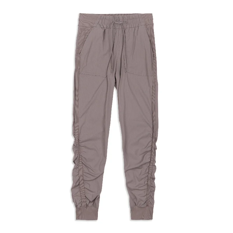 Women's Clothes Beyond The Studio Jogger - Resale