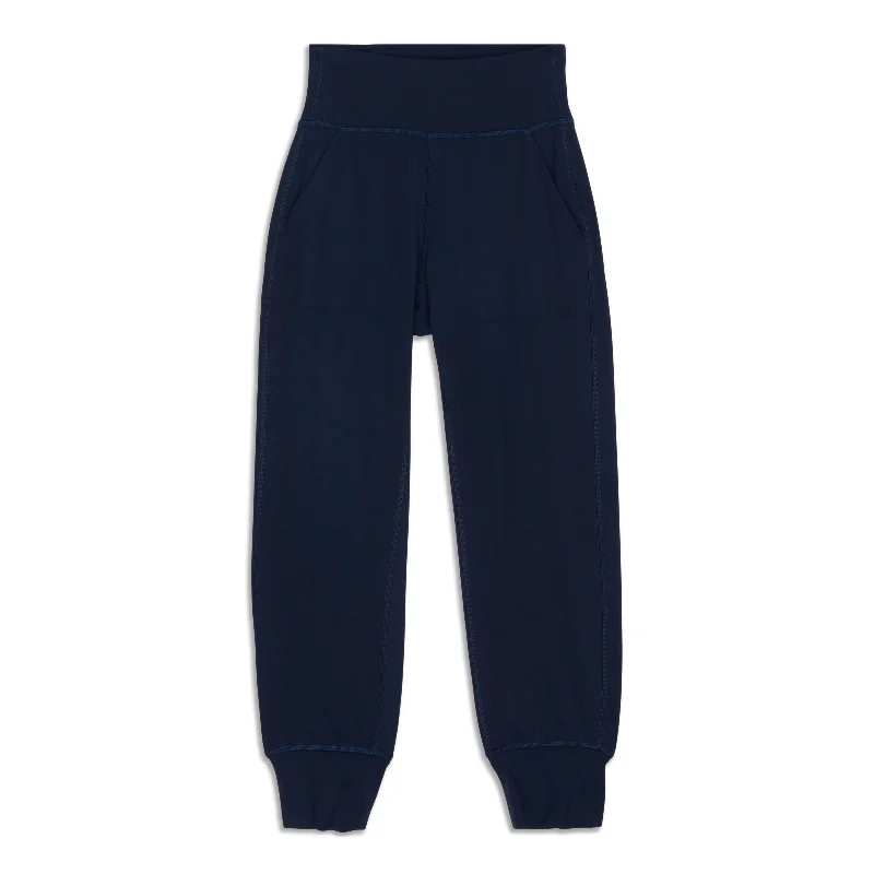 Modern Women's Apparel lululemon Align™ High-Rise Cropped Jogger - Resale